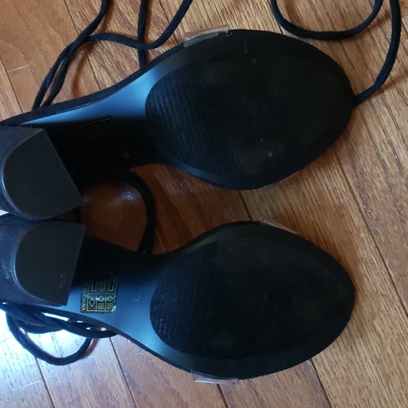 WOMENS TIE HEELS, BLACK SIZE 6 - Picture 4 of 7